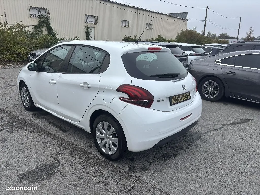 Peugeot 208 2018 photo 4