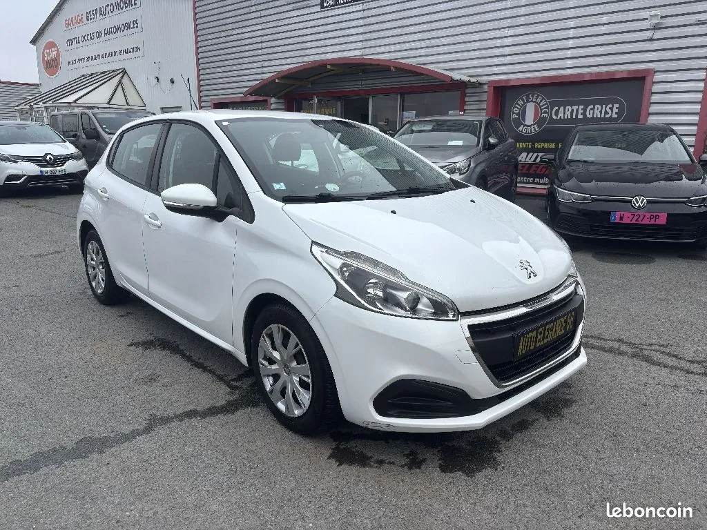 Peugeot 208 2018 photo 2