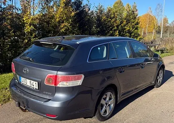 Toyota Avensis 2009 photo 2