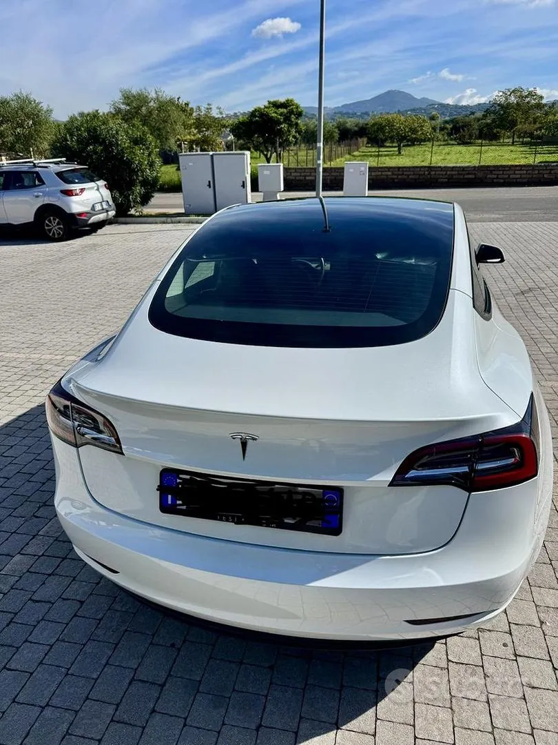 Tesla Model 3 2023 photo 5
