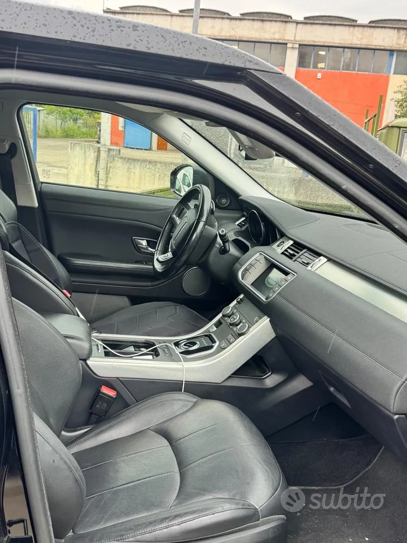 Land Rover Range Rover Evoque 2018 photo 2