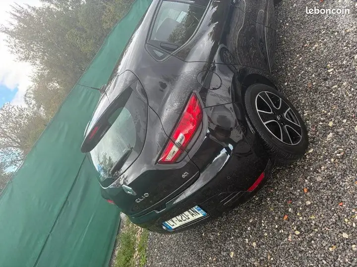 Renault Clio 2013 photo 2