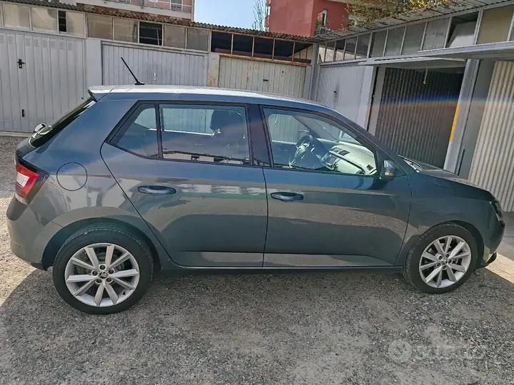 Skoda Fabia 2016 photo 3