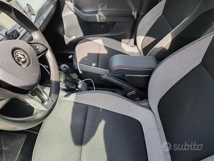 Skoda Fabia 2016 photo 2