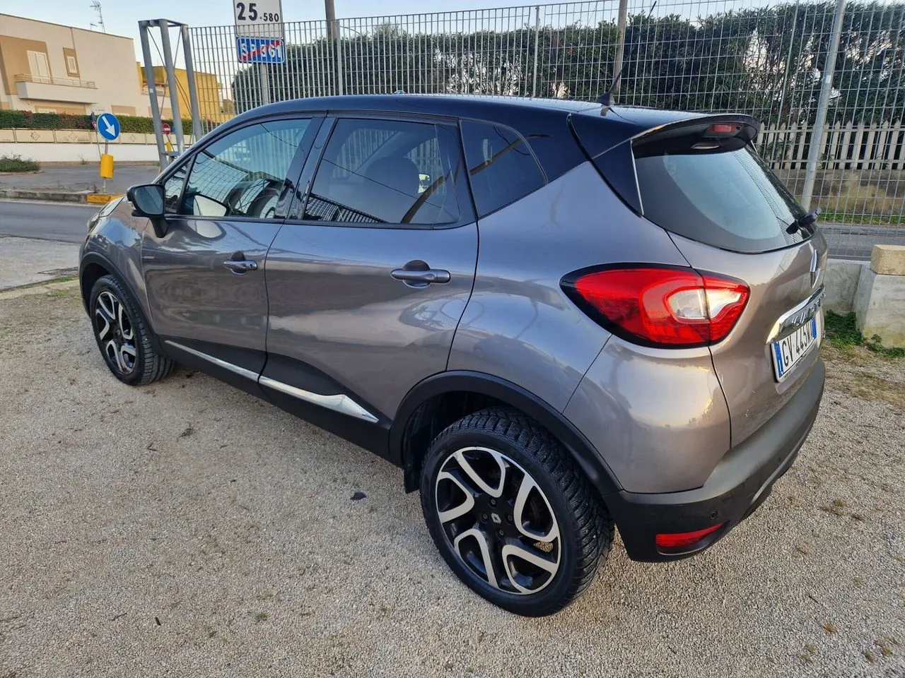 Renault Captur 2017 photo 2