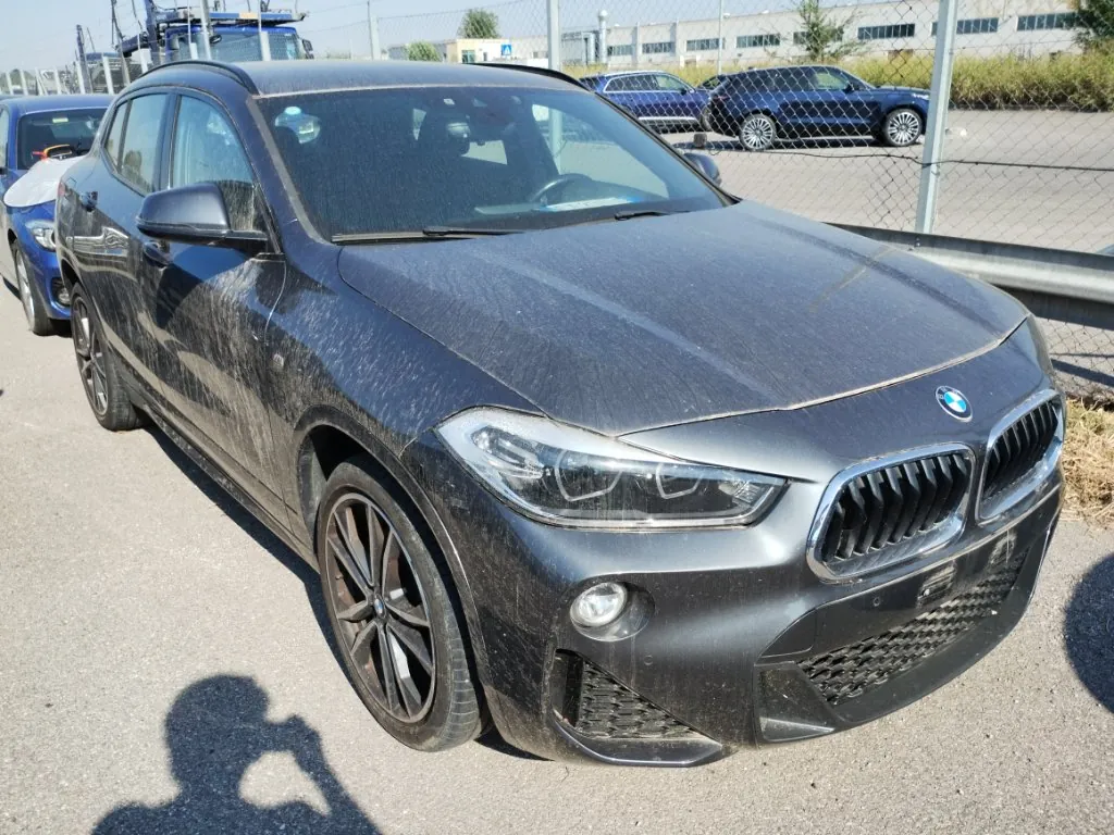 BMW X2