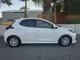 Toyota Yaris 2023 photo 3