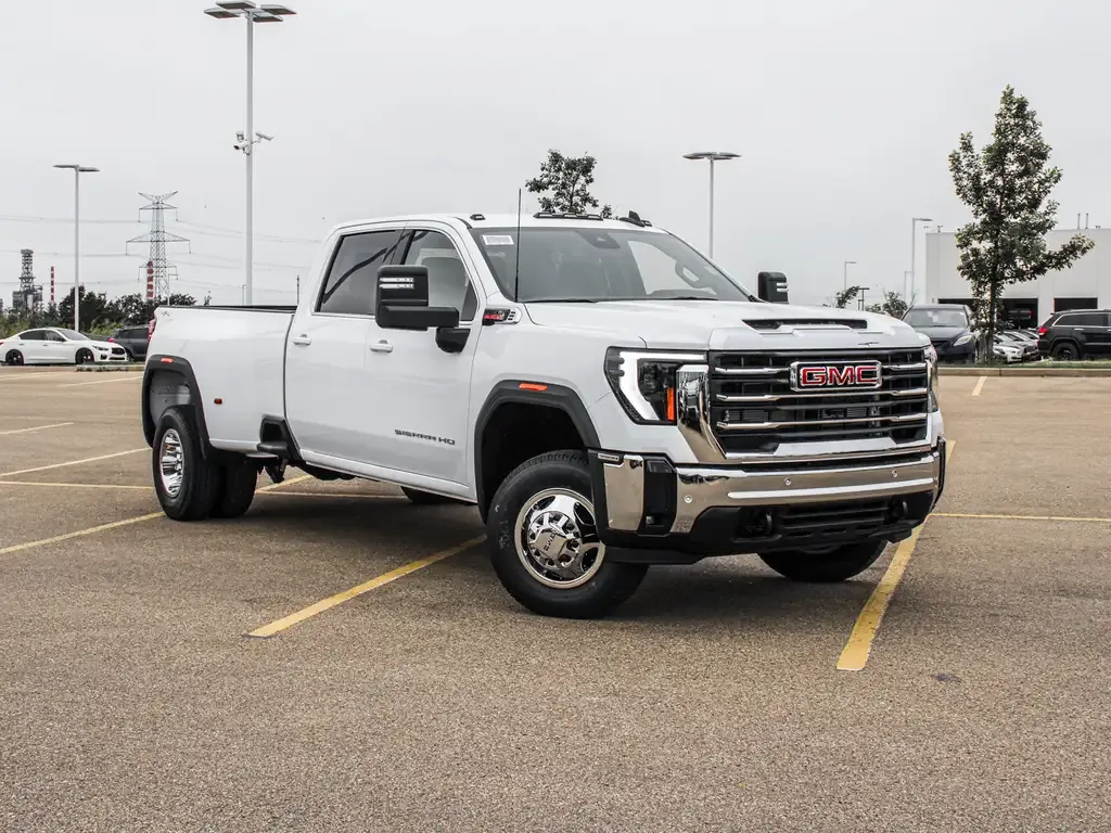 GMC Sierra 3500Hd 2026 photo 2