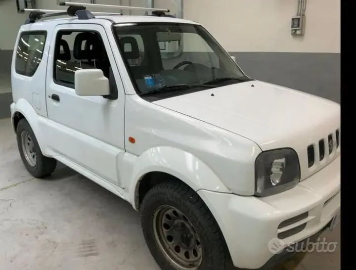 Suzuki Jimny 2011 photo 4