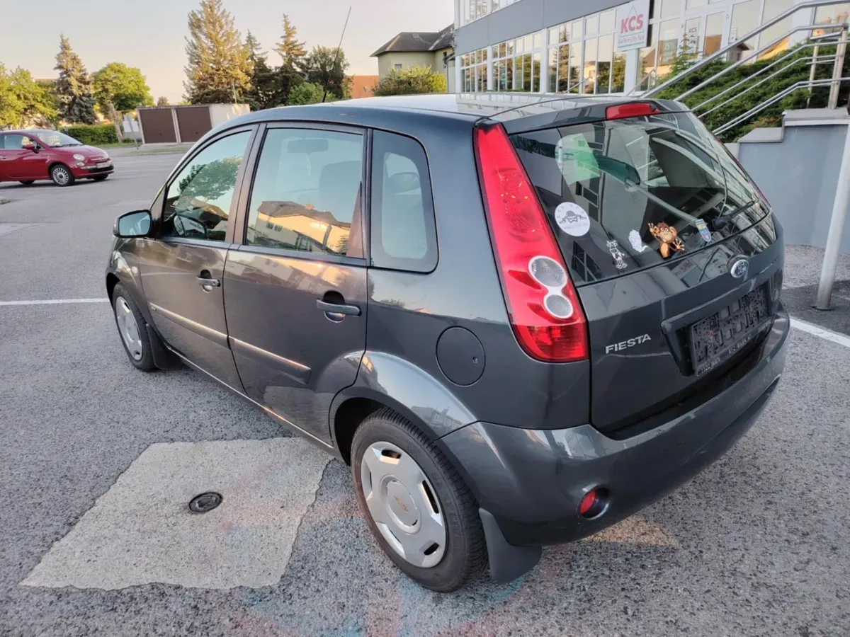 Ford Fiesta 2008 photo 2