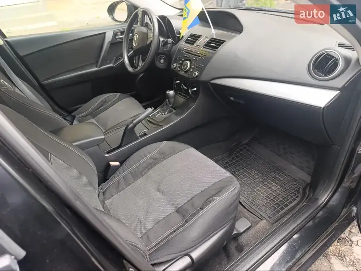 Mazda 3 2012 photo 4