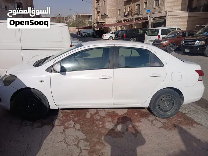 Toyota Yaris 2010 photo 4