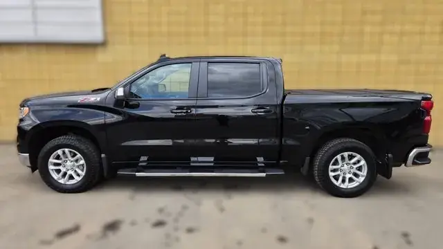 Chevrolet Silverado 1500 2024 photo 3
