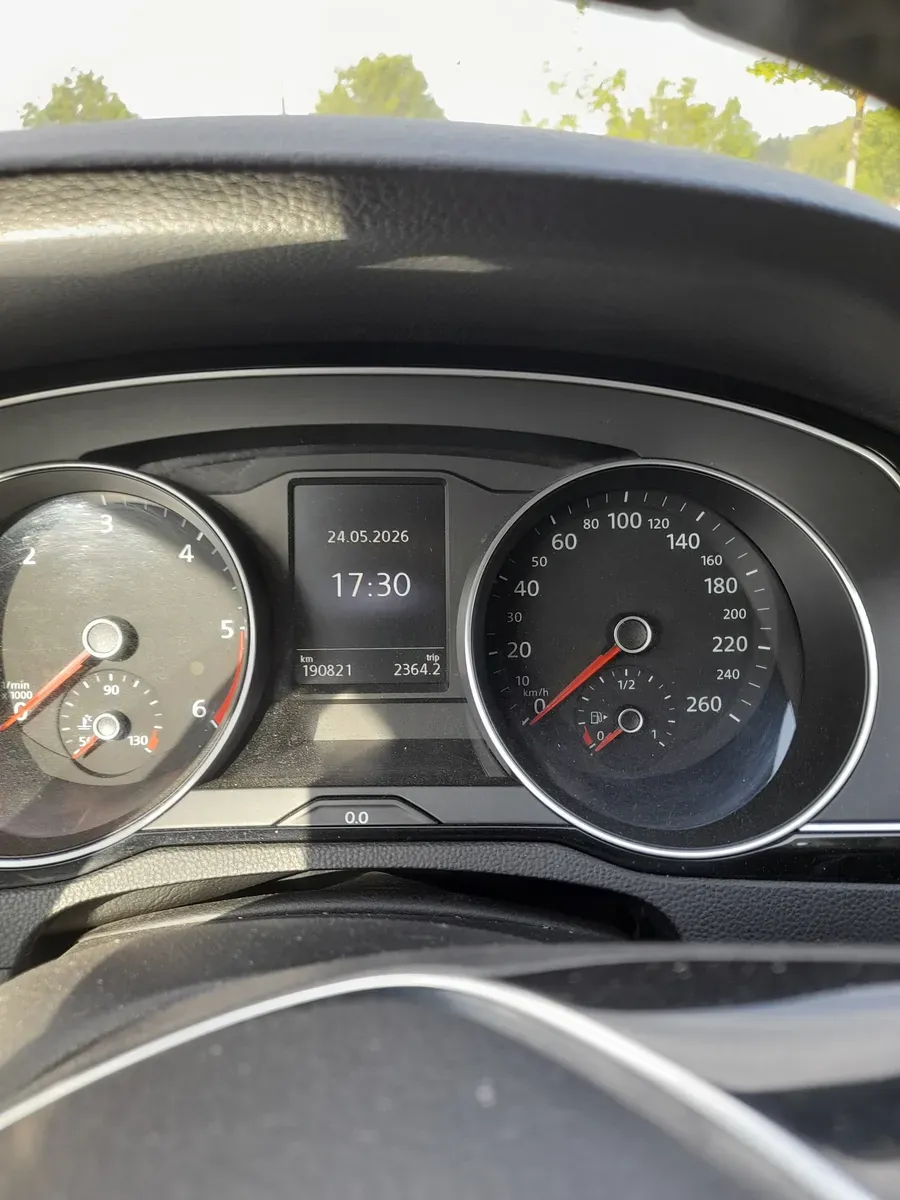 Volkswagen Passat 2016 photo 2