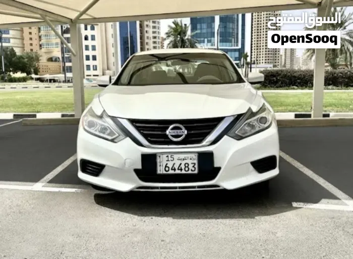 Nissan Altima 2018 photo 2