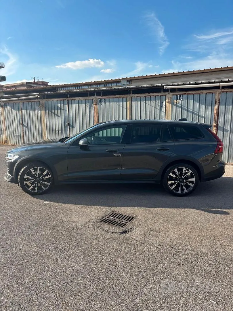 Volvo V60 2020 photo 2