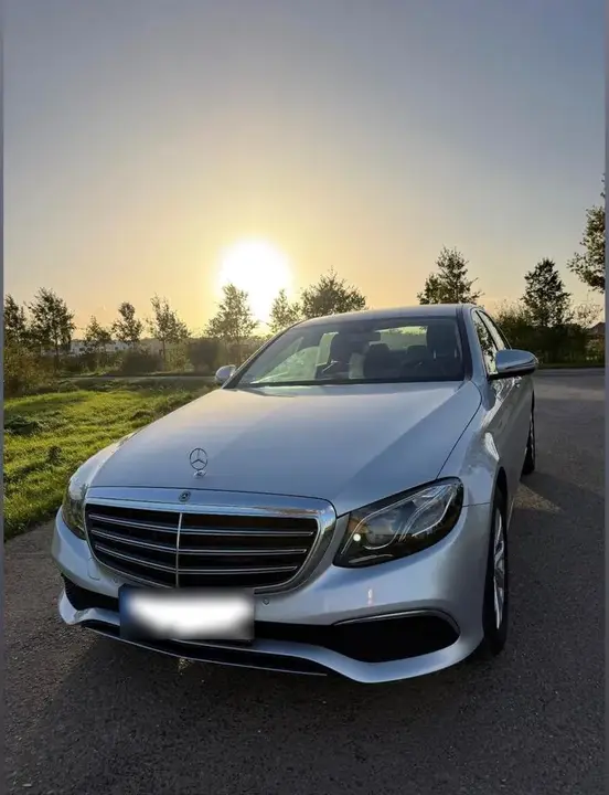 Mercedes-Benz E 200
