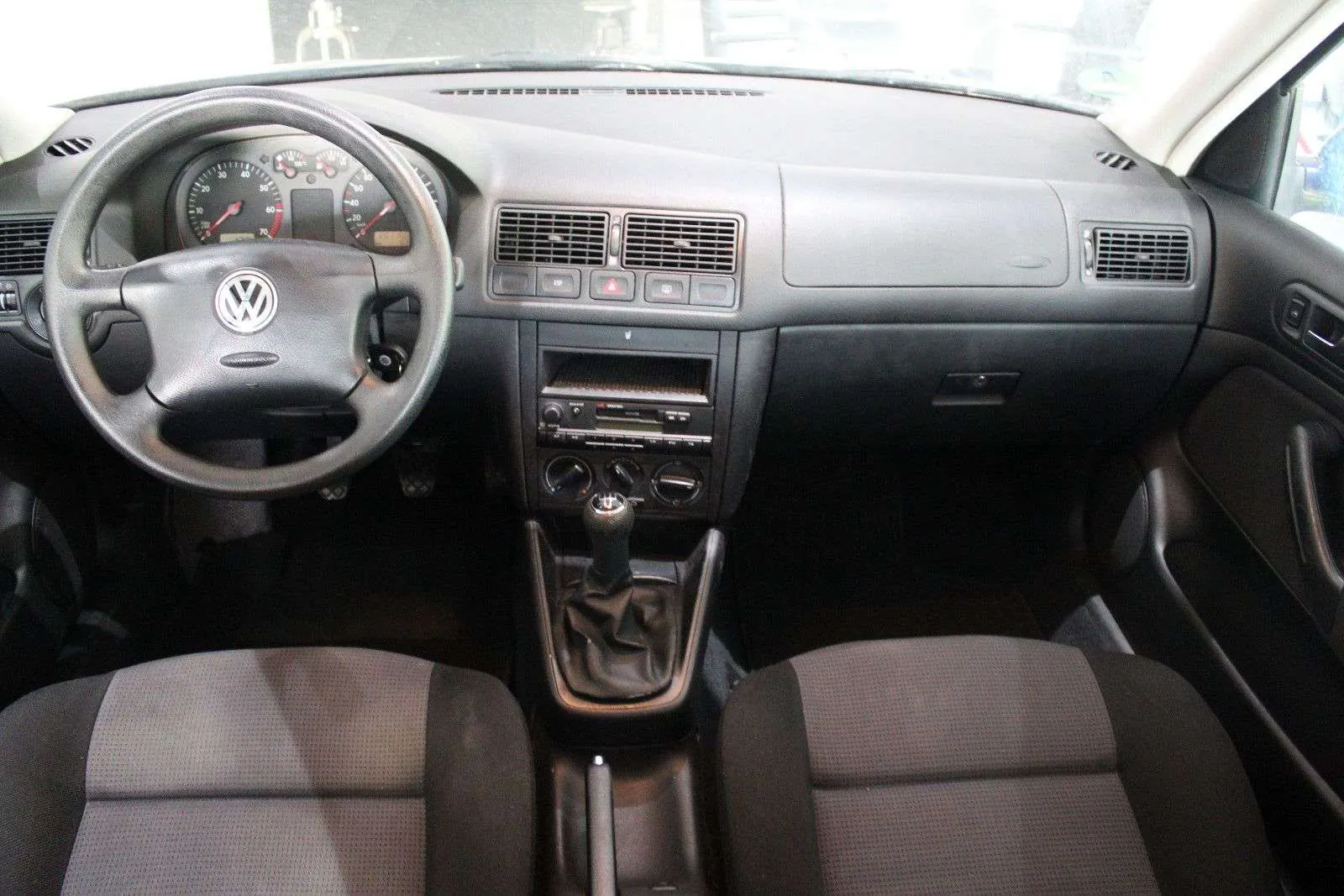 Volkswagen Golf 4 2000 photo 4