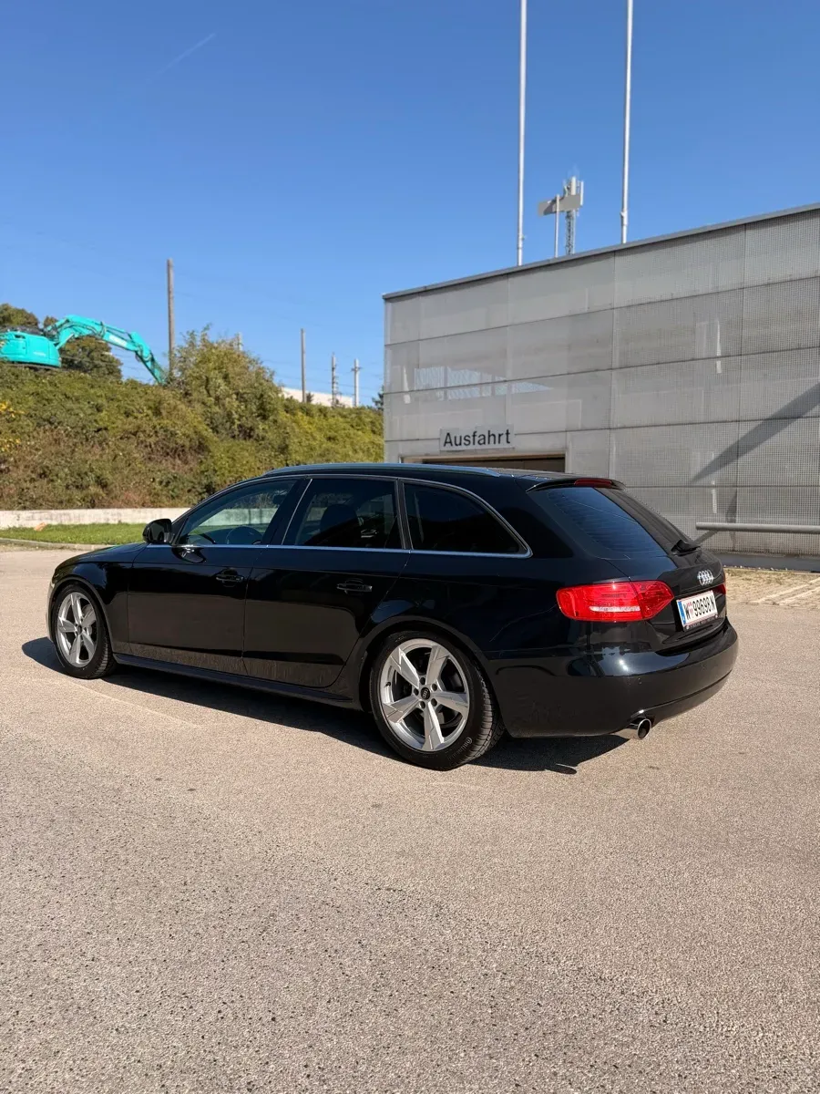 Audi A4 2008 photo 2