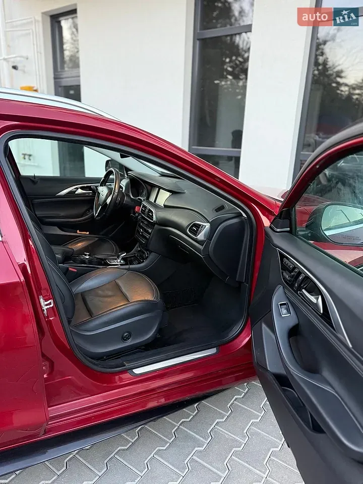 Infiniti Qx30 2016 photo 5