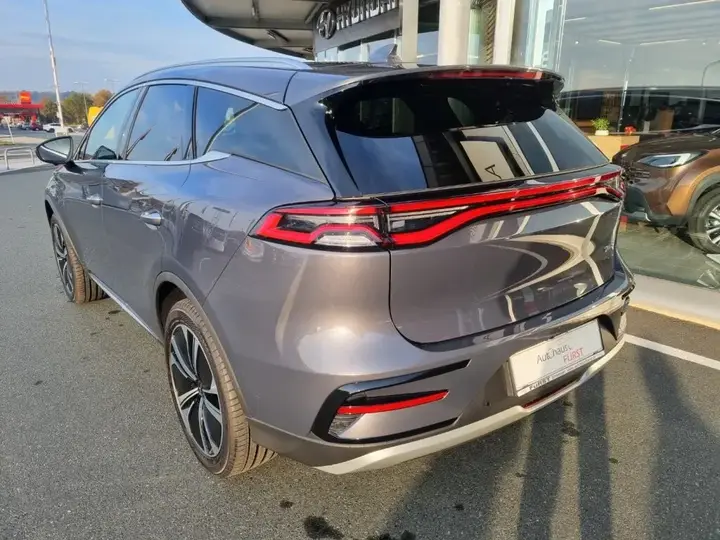 BYD Tang photo 3