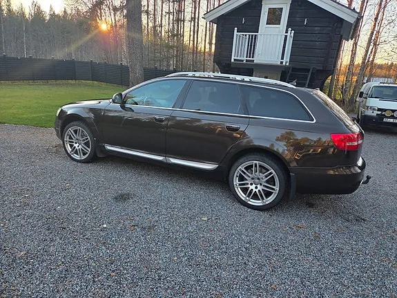 Audi A6 Allroad 2011 photo 3