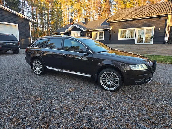 Audi A6 Allroad 2011 photo 2