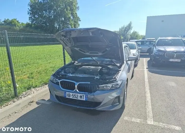 BMW 3 Series 2025 photo 2