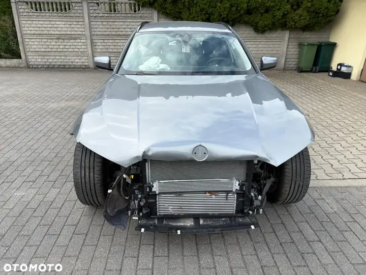 BMW 3 Series 2025 photo 4