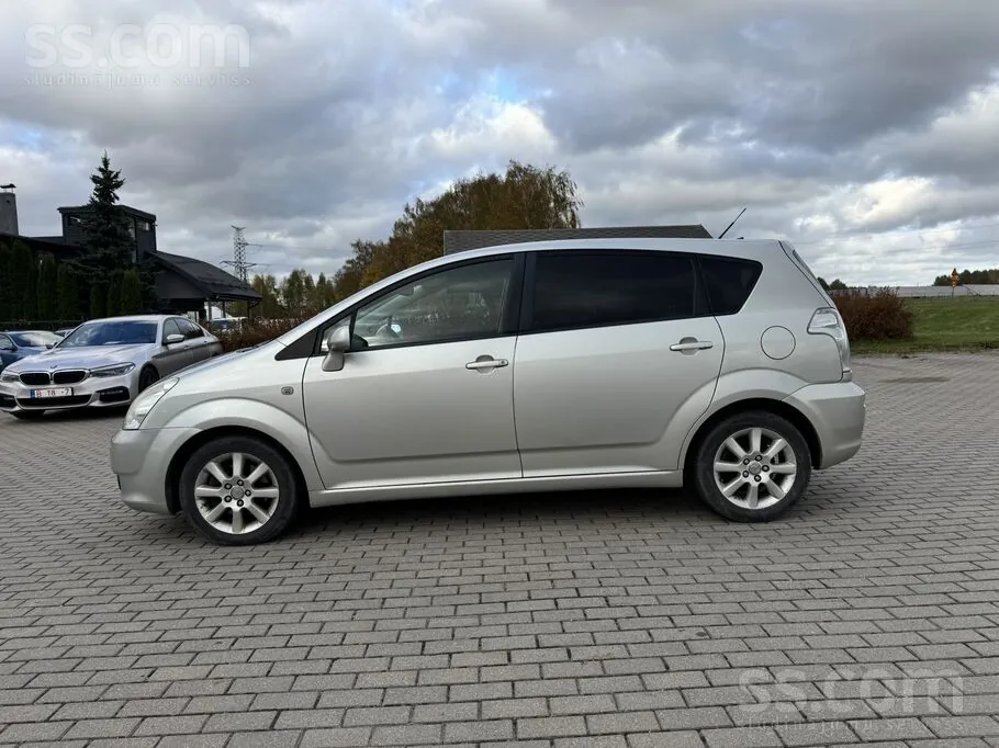 Toyota Corolla Verso 2006 photo 2