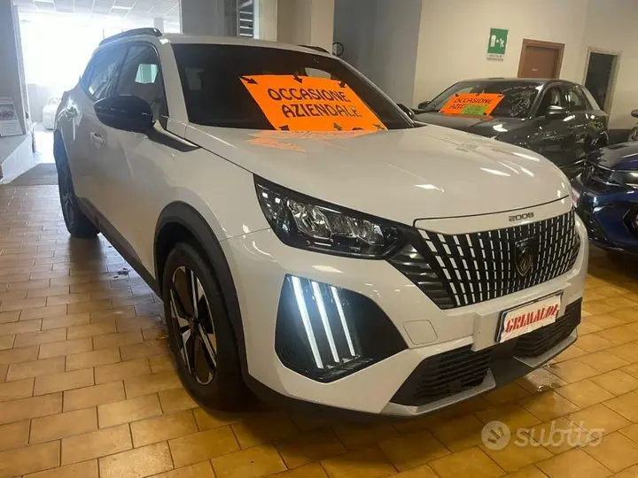 Peugeot 2008 2025 photo 3