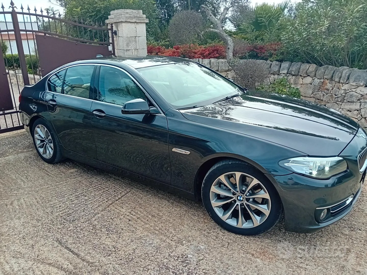 BMW 5 Series 2015 photo 2