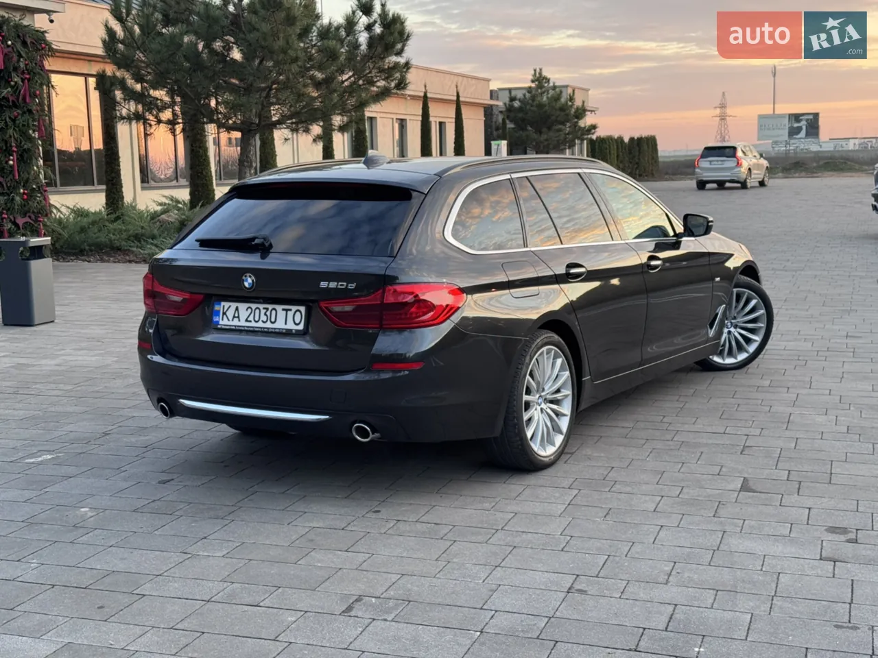 BMW 5 Series 2017 photo 3