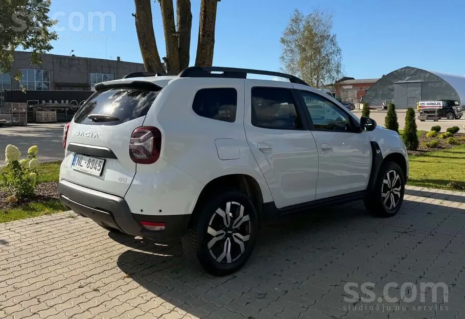 Dacia Duster 2023 photo 2