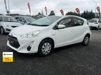 Toyota Aqua 2015 photo 4