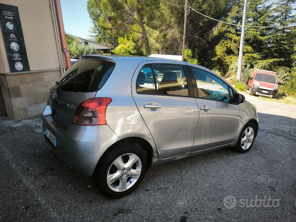 Toyota Yaris 2006 photo 3