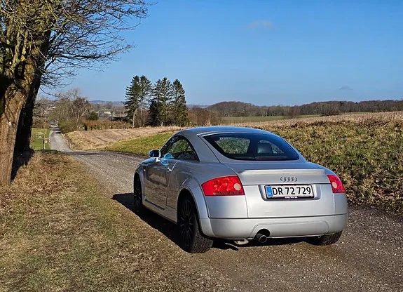 Audi Tt 1999 photo 3