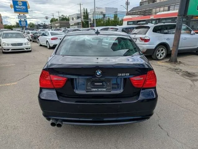 BMW 3Series 2010 photo 3