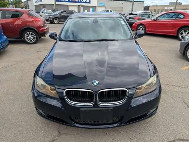 BMW 3Series 2010 photo 2