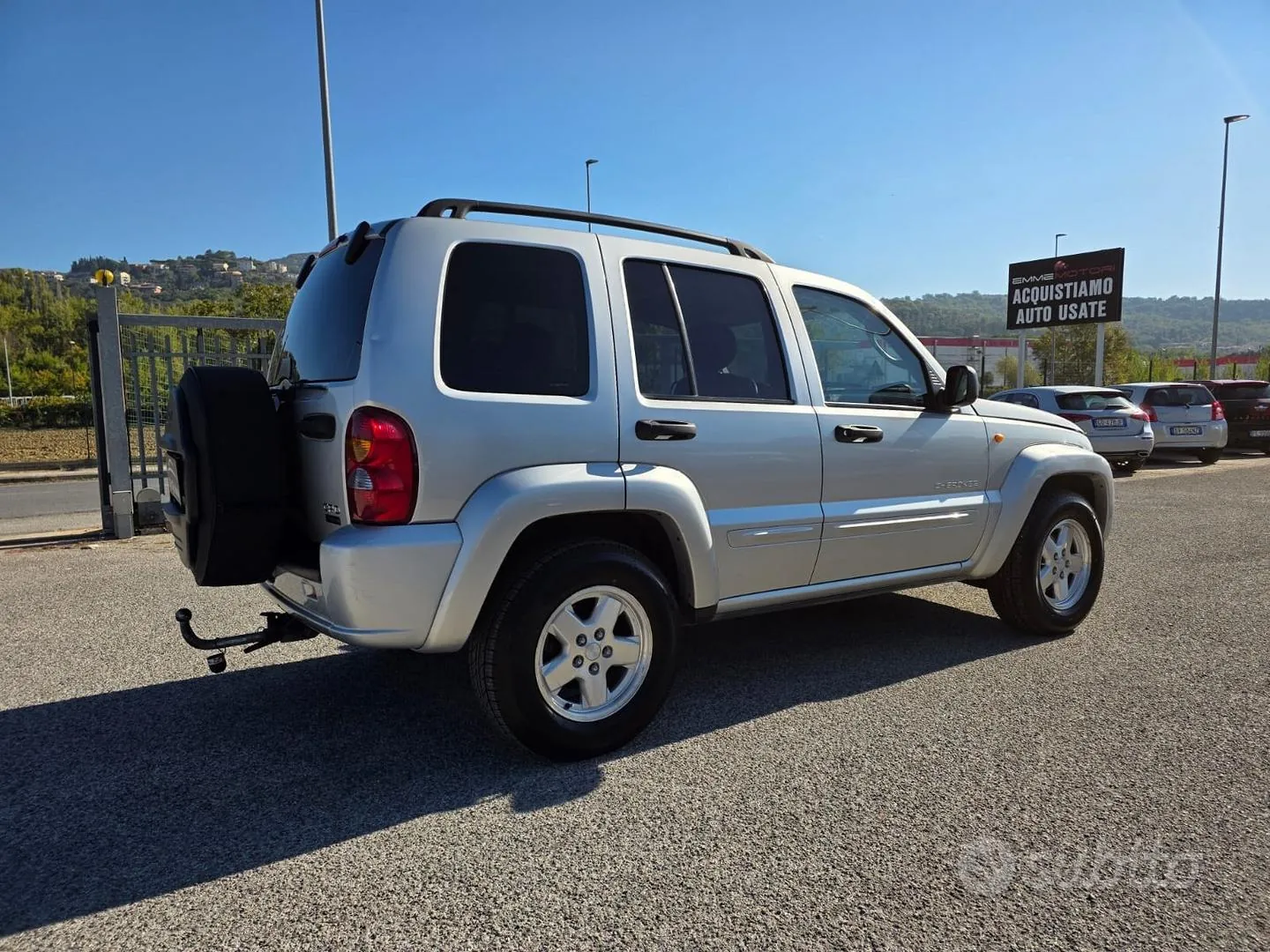 Jeep Cherokee 2004 photo 4
