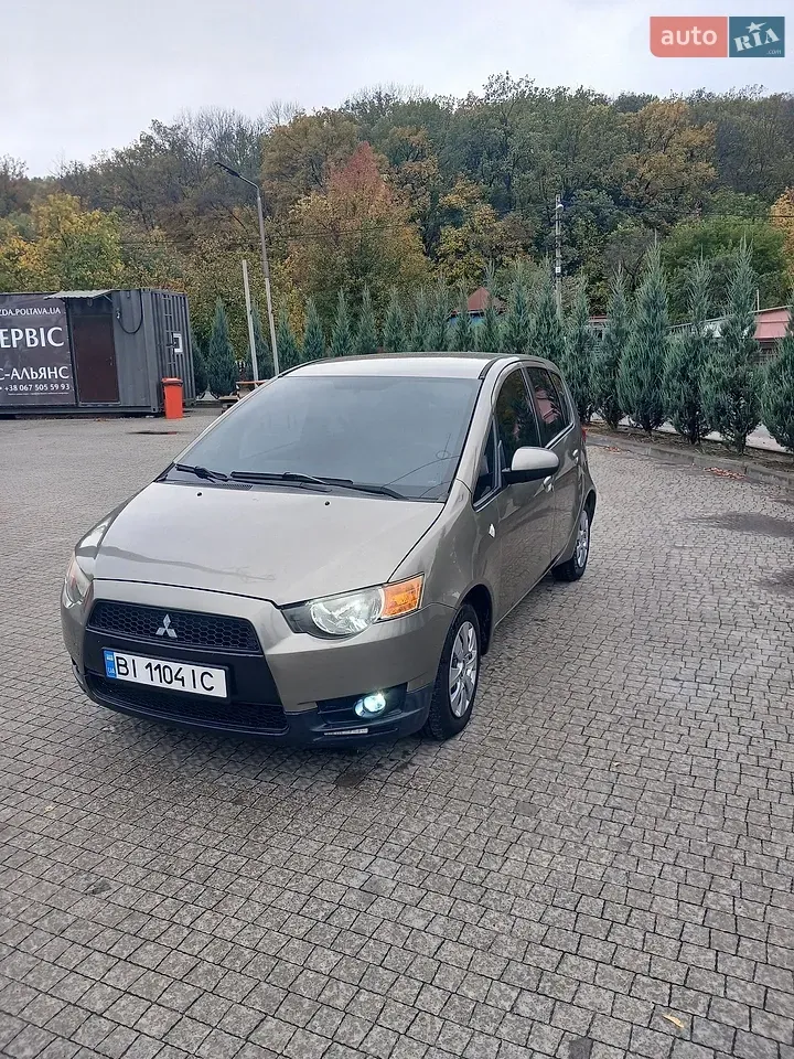 Mitsubishi Colt 2010 photo 2