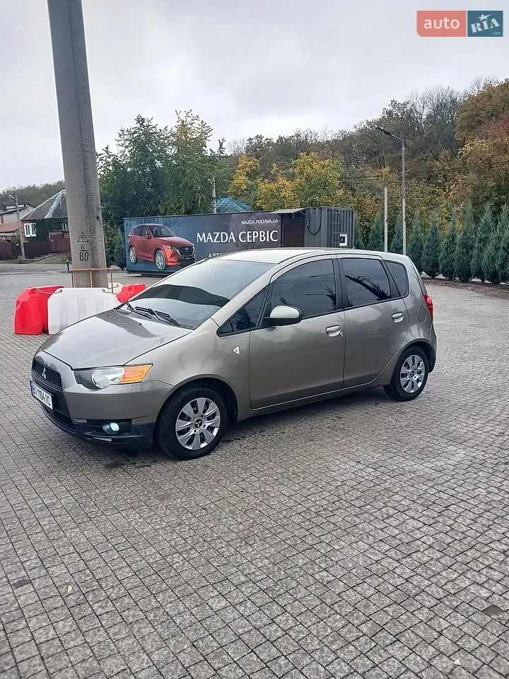 Mitsubishi Colt 2010 photo 3