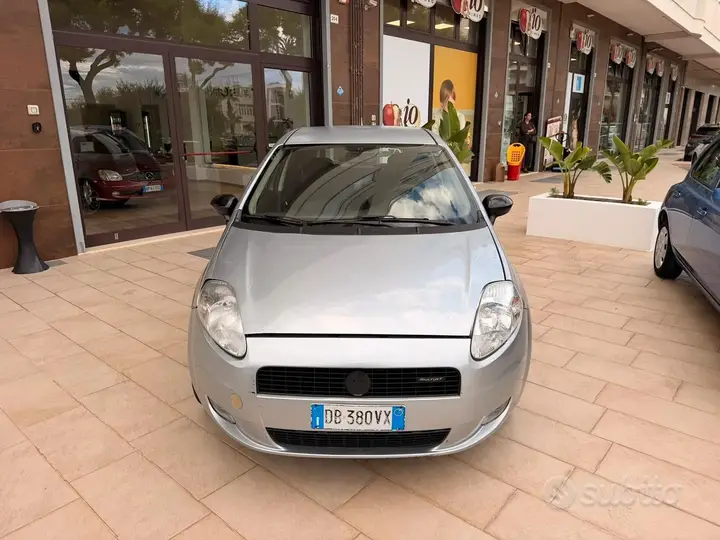 Fiat Grande Punto 2006 photo 3