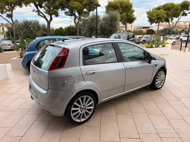 Fiat Grande Punto 2006 photo 5