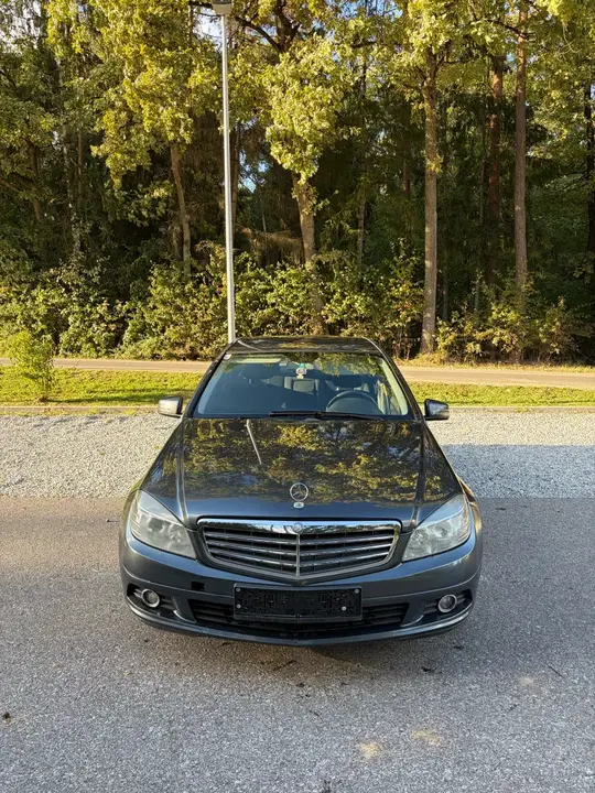 Mercedes-Benz C-Class 2010 photo 2