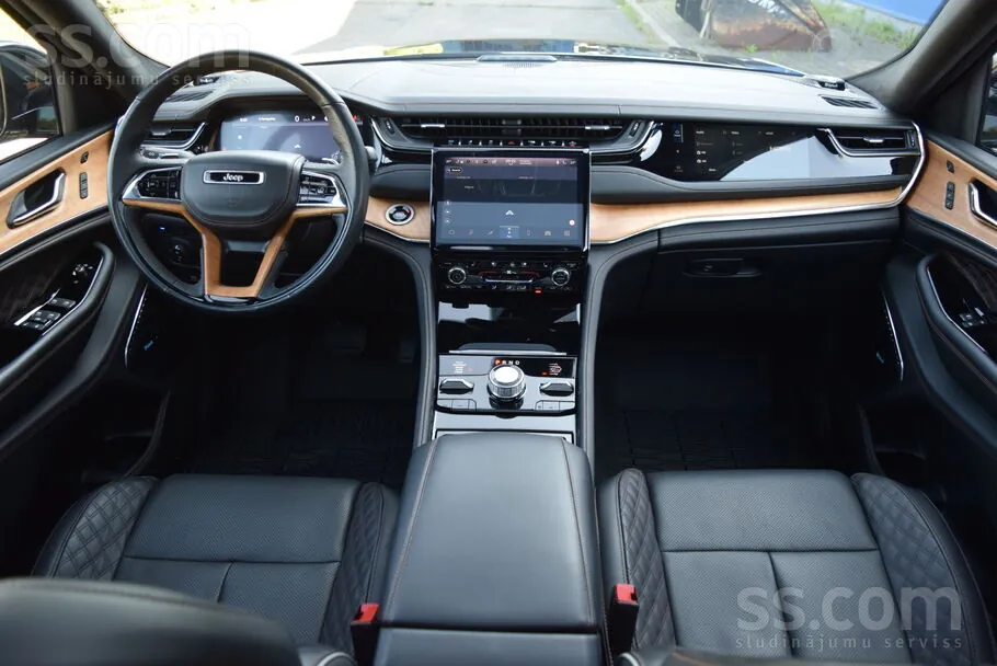 Jeep Grand Cherokee 2025 photo 4