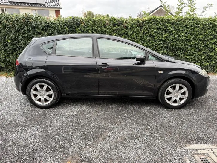 Seat Leon 2007 photo 2