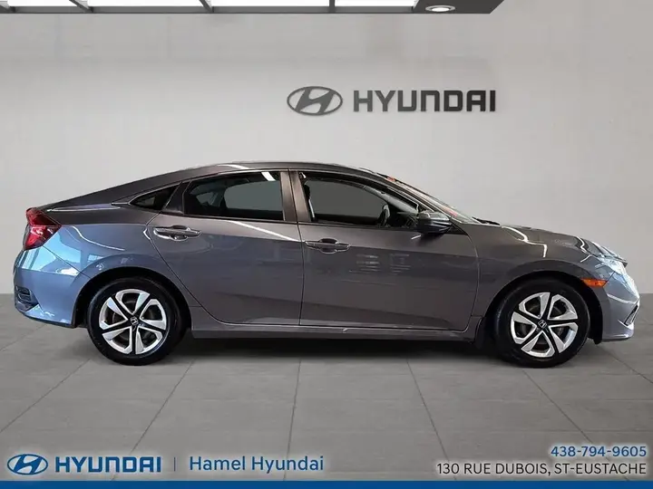 Honda Civic 2020 photo 2