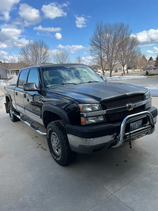 Chevrolet C/K Pickup 2500 2004 photo 2