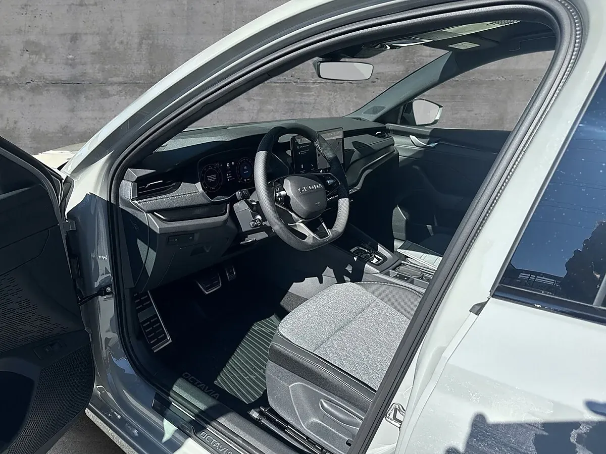 Skoda Octavia 2025 photo 5